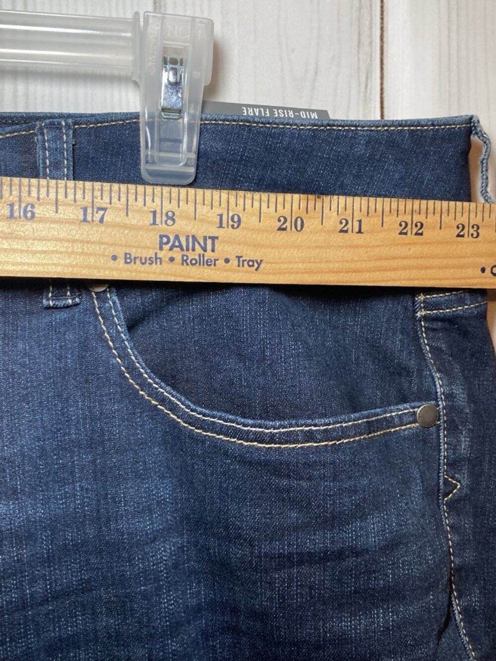 Torrid Women Feel The Fit Vintage Stretch Mid-Rise Flare Jean 26R New With Tag - Picture 4 of 7